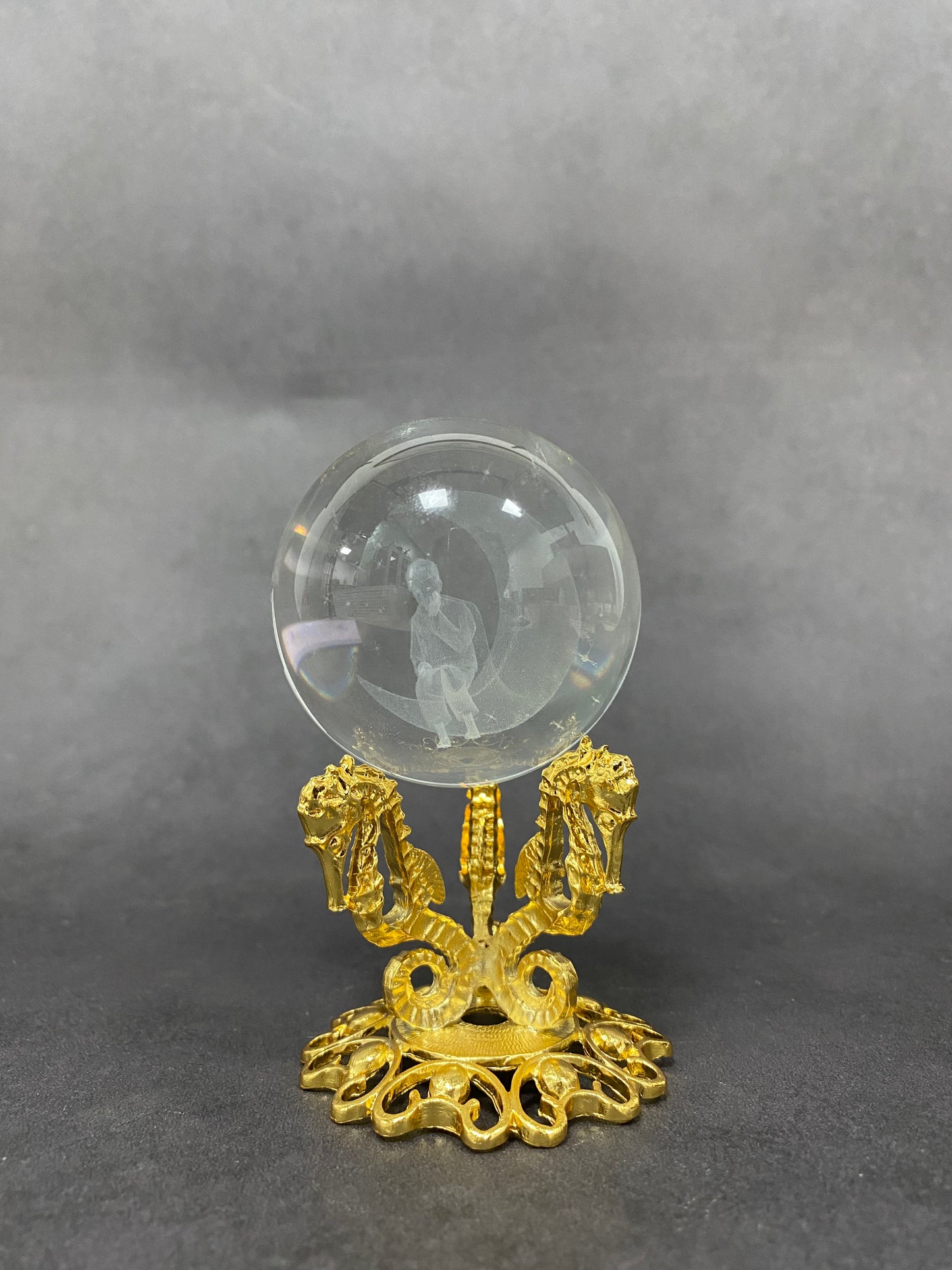 Three-Seahorse Stand