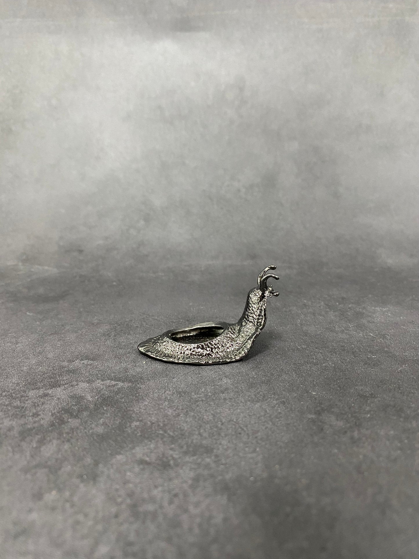 Snail Stand