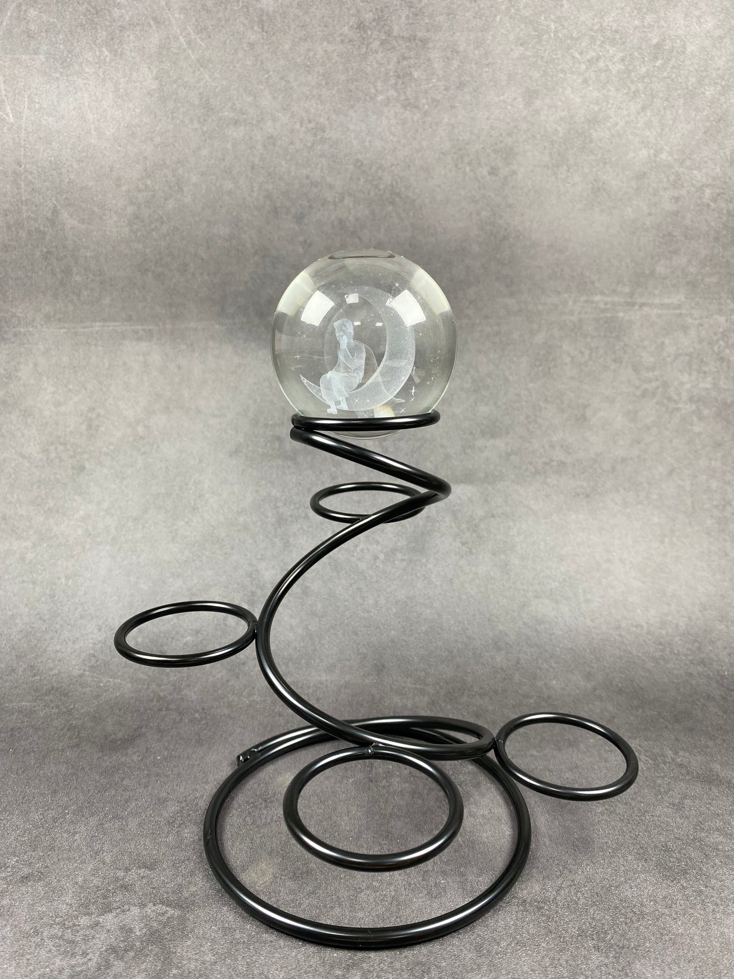 Spiral Stand