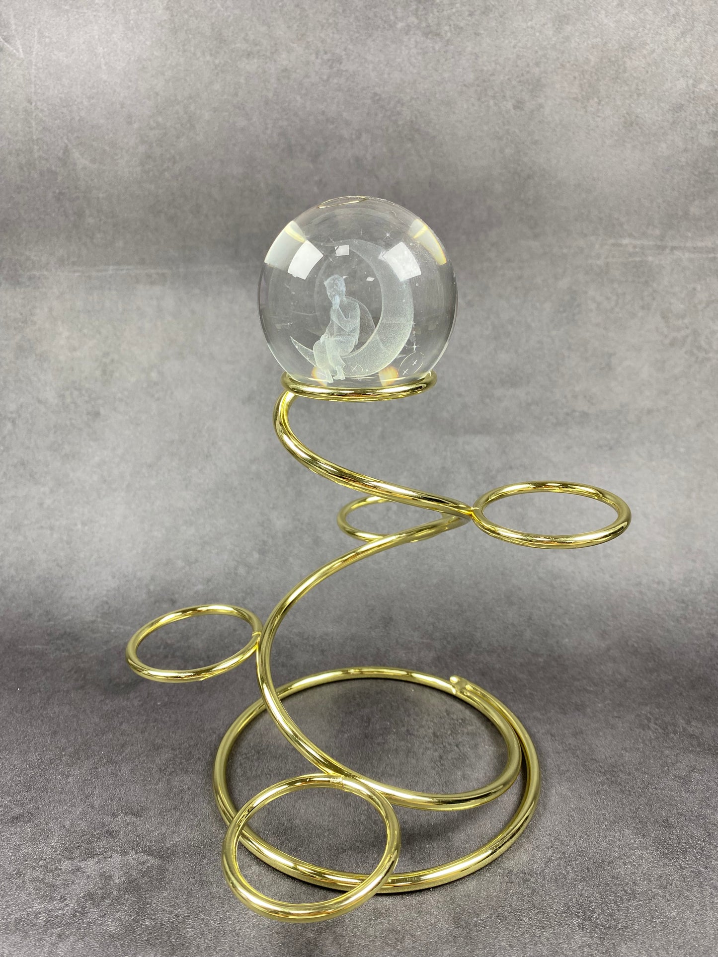 Spiral Stand