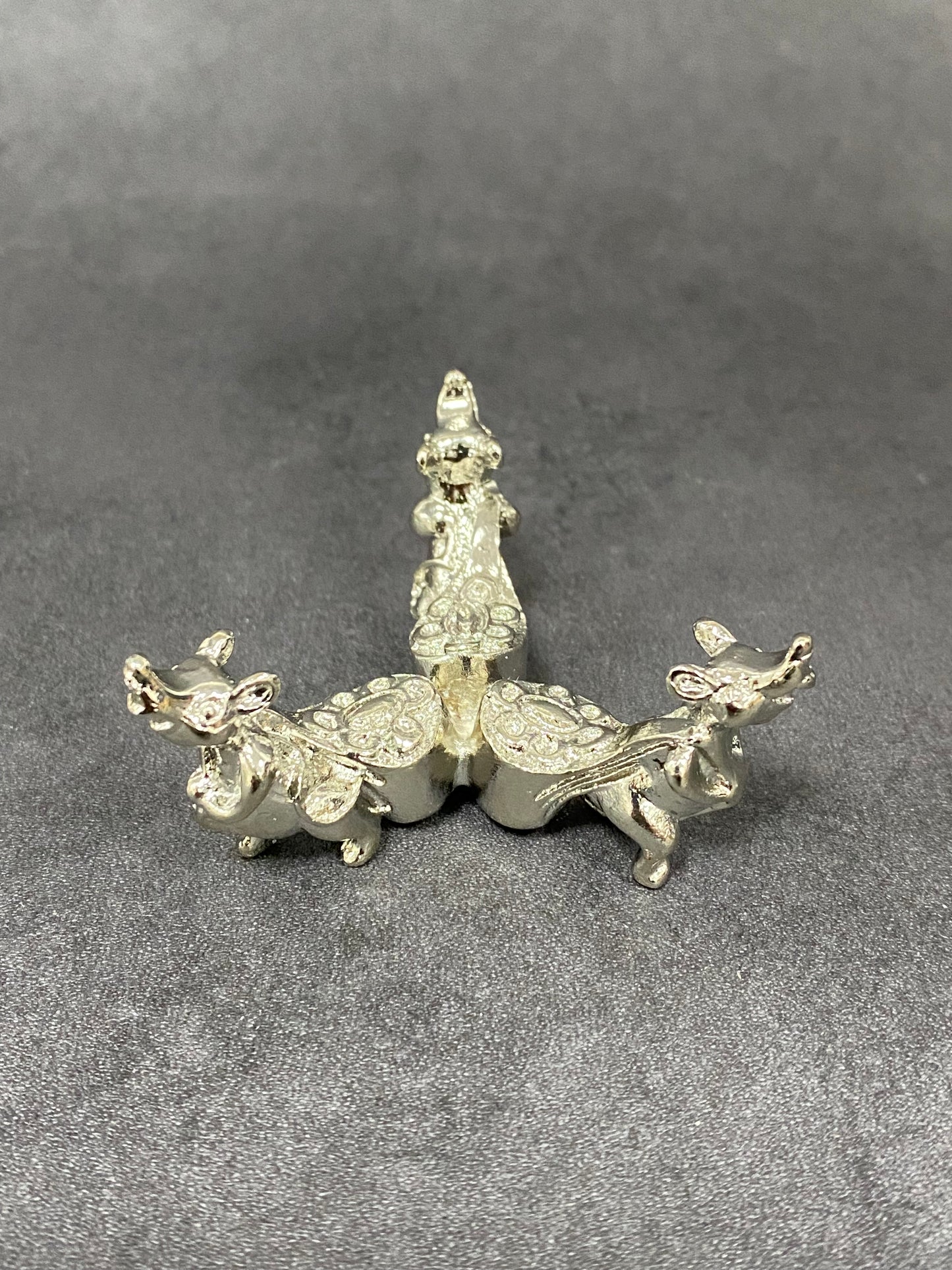 Three-Mouse Stand
